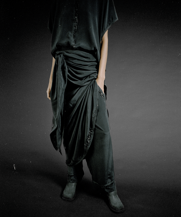 silk-skirt-black-w1