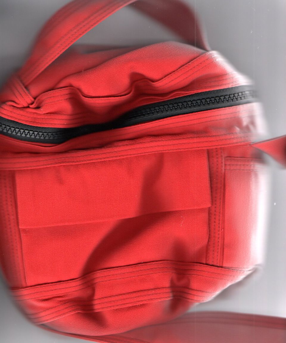 red-barrel-bag-cover